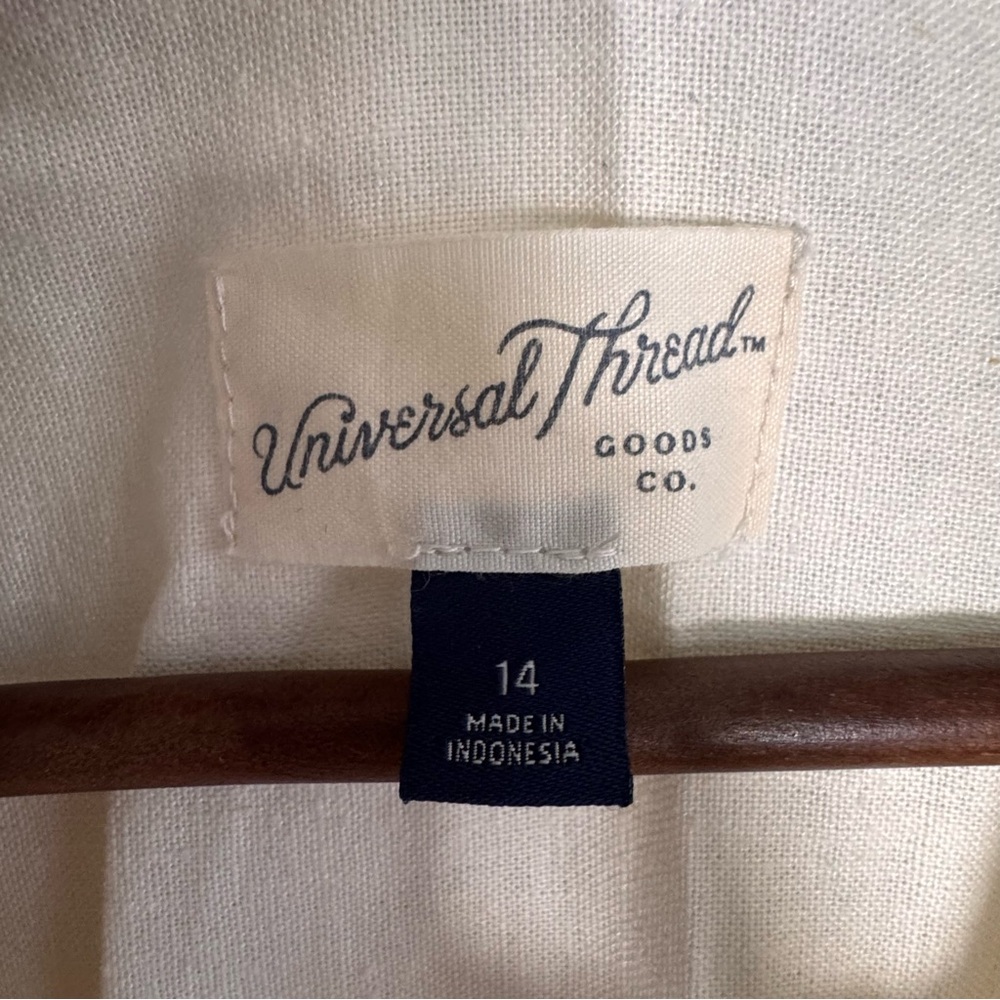 Universal Thread Short-Sleeve Linen Jumpsuit in cream. Size: 14 - Picture 6 of 15